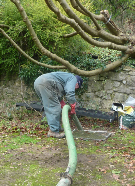 Emptying a septic tank